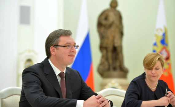 Сербия ориентируется на Вашингтон, но не забывает и о проевропейской и пророссийской риторике, считает эксперт